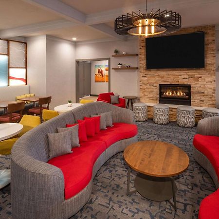Hampton Inn Pullman Exterior photo
