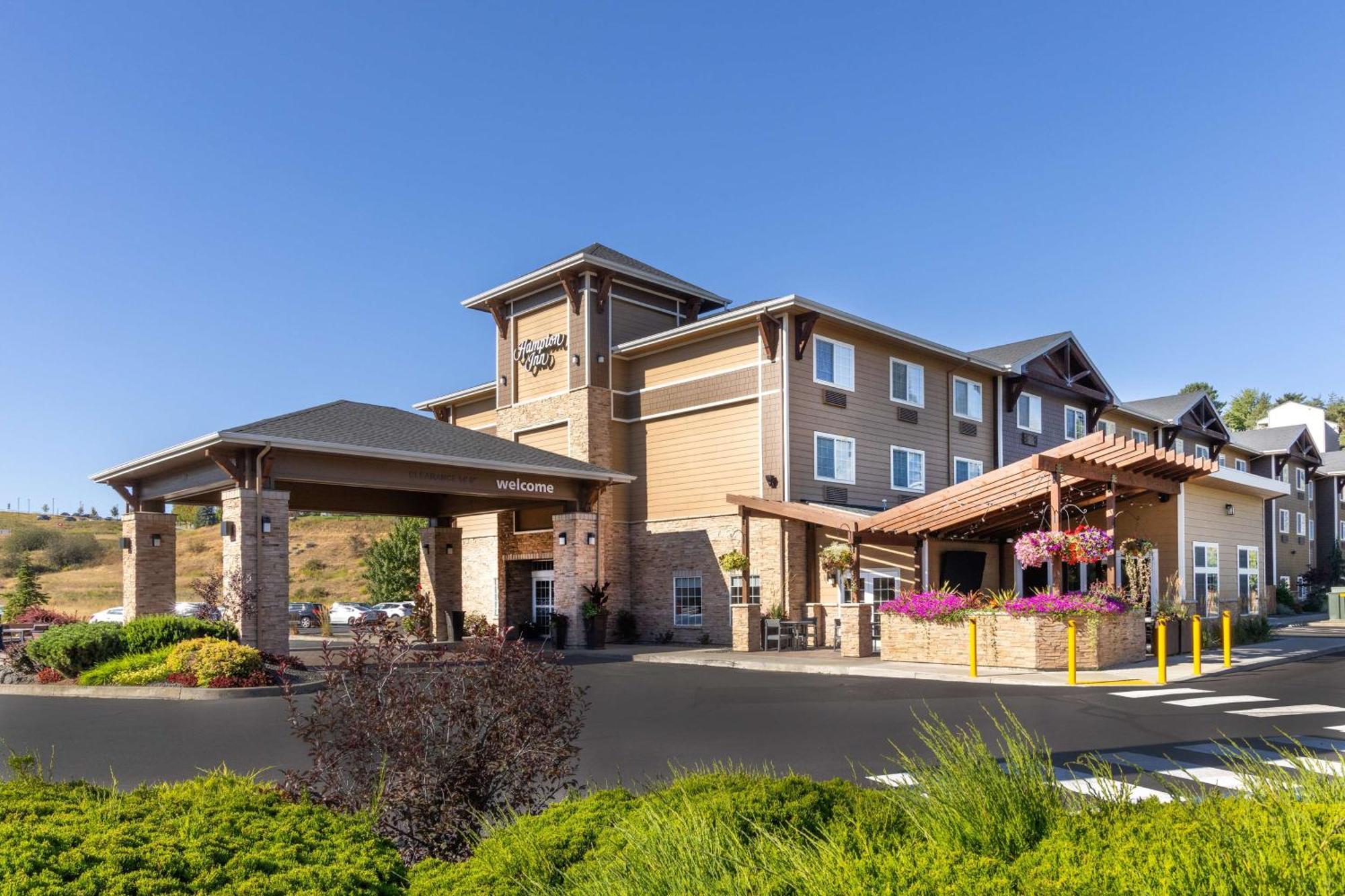 Hampton Inn Pullman Exterior photo