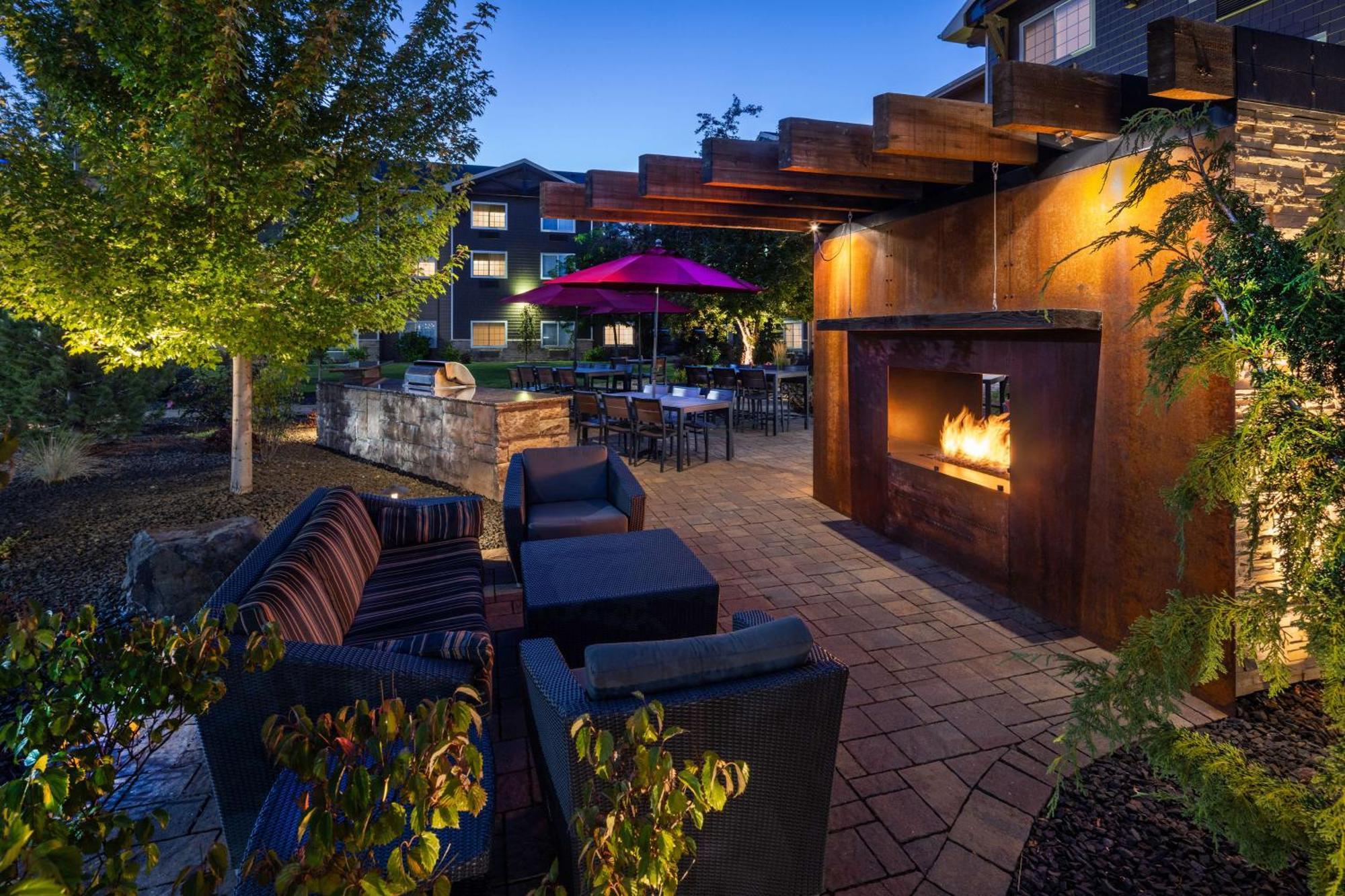 Hampton Inn Pullman Exterior photo